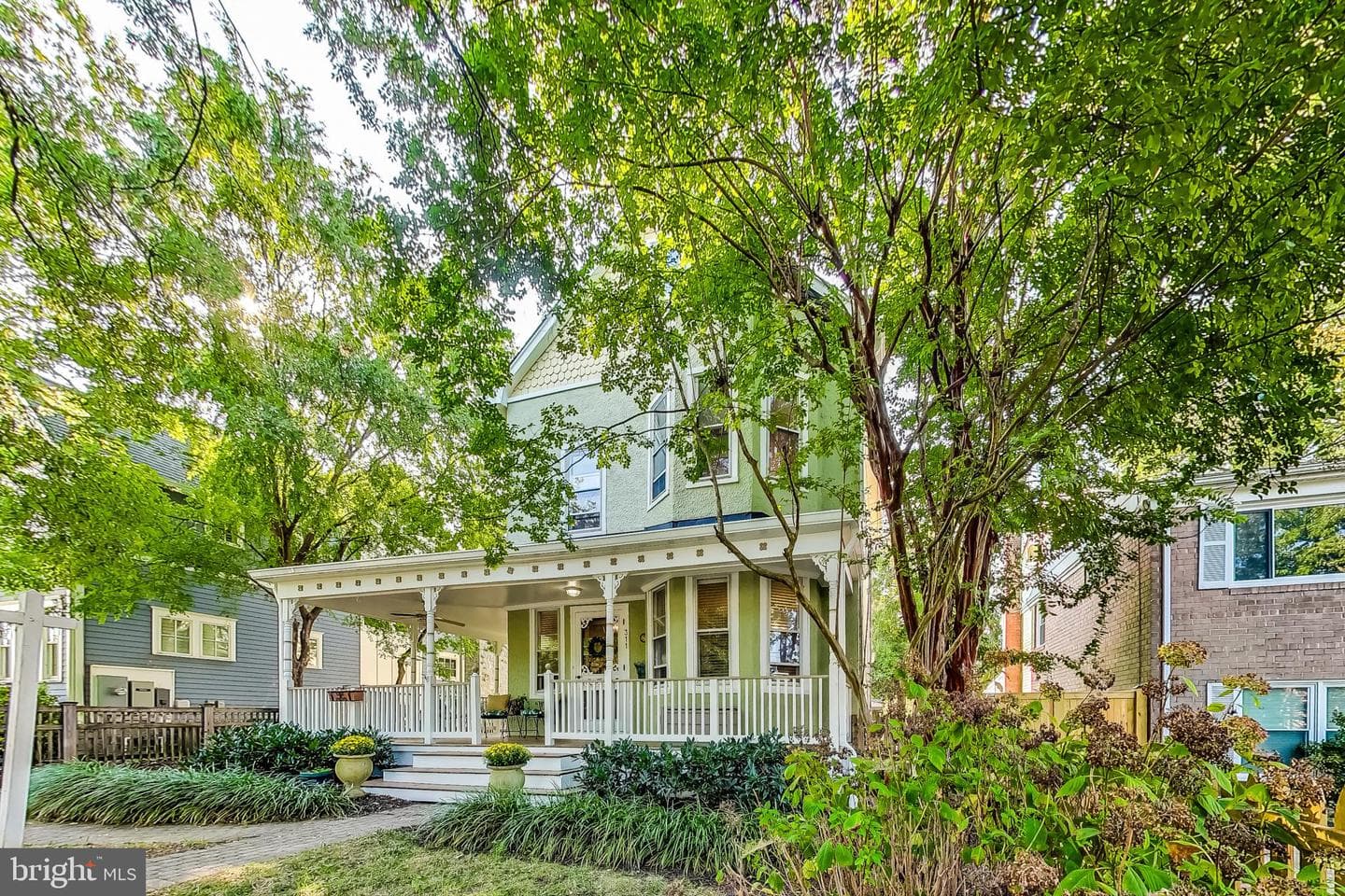 311 E Howell Avenue photo 3