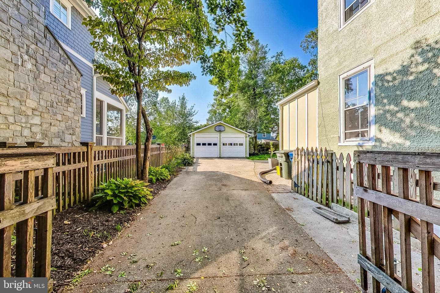 311 E Howell Avenue photo 58