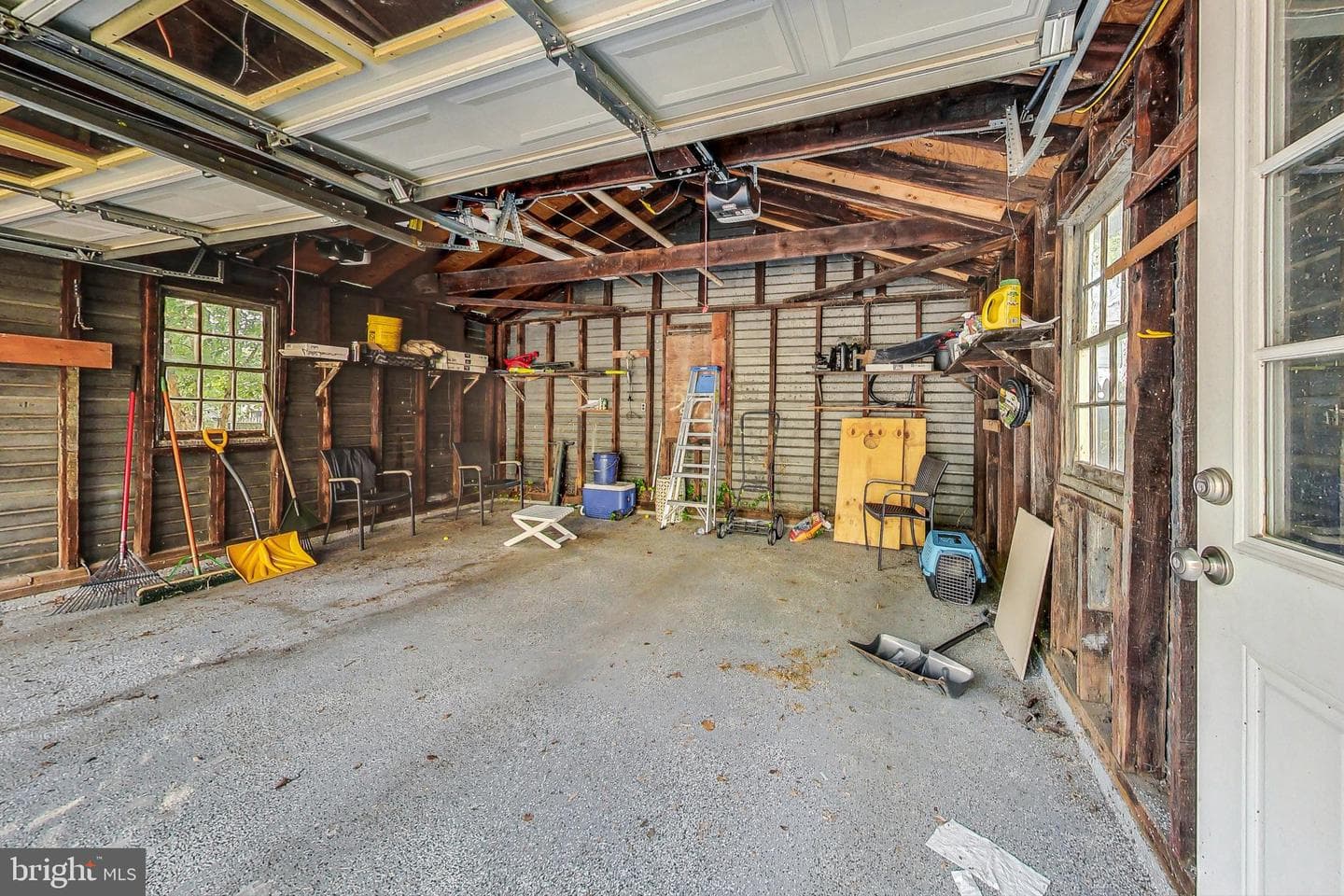 311 E Howell Avenue photo 62