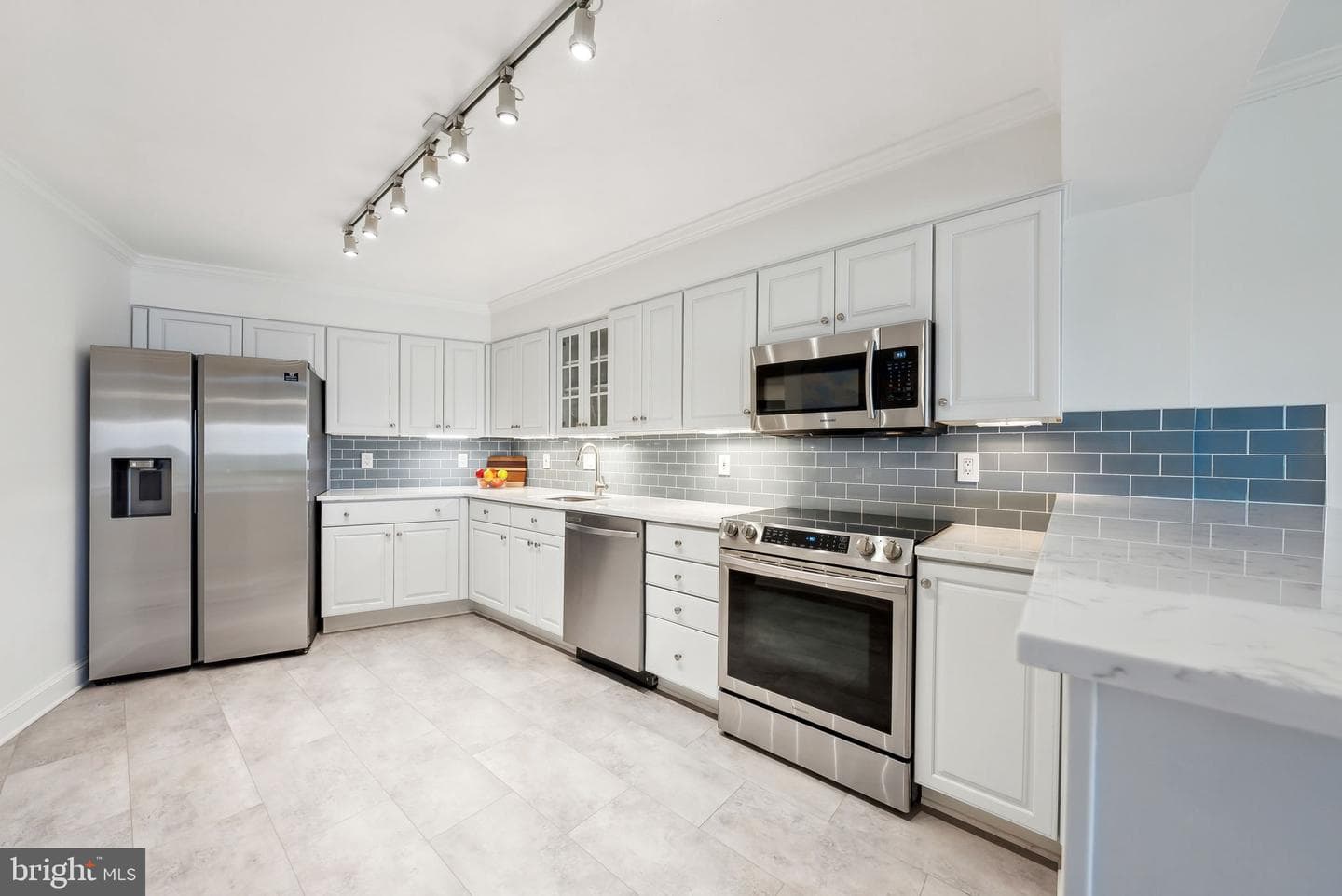 1250 S Washington Street #410 photo 13