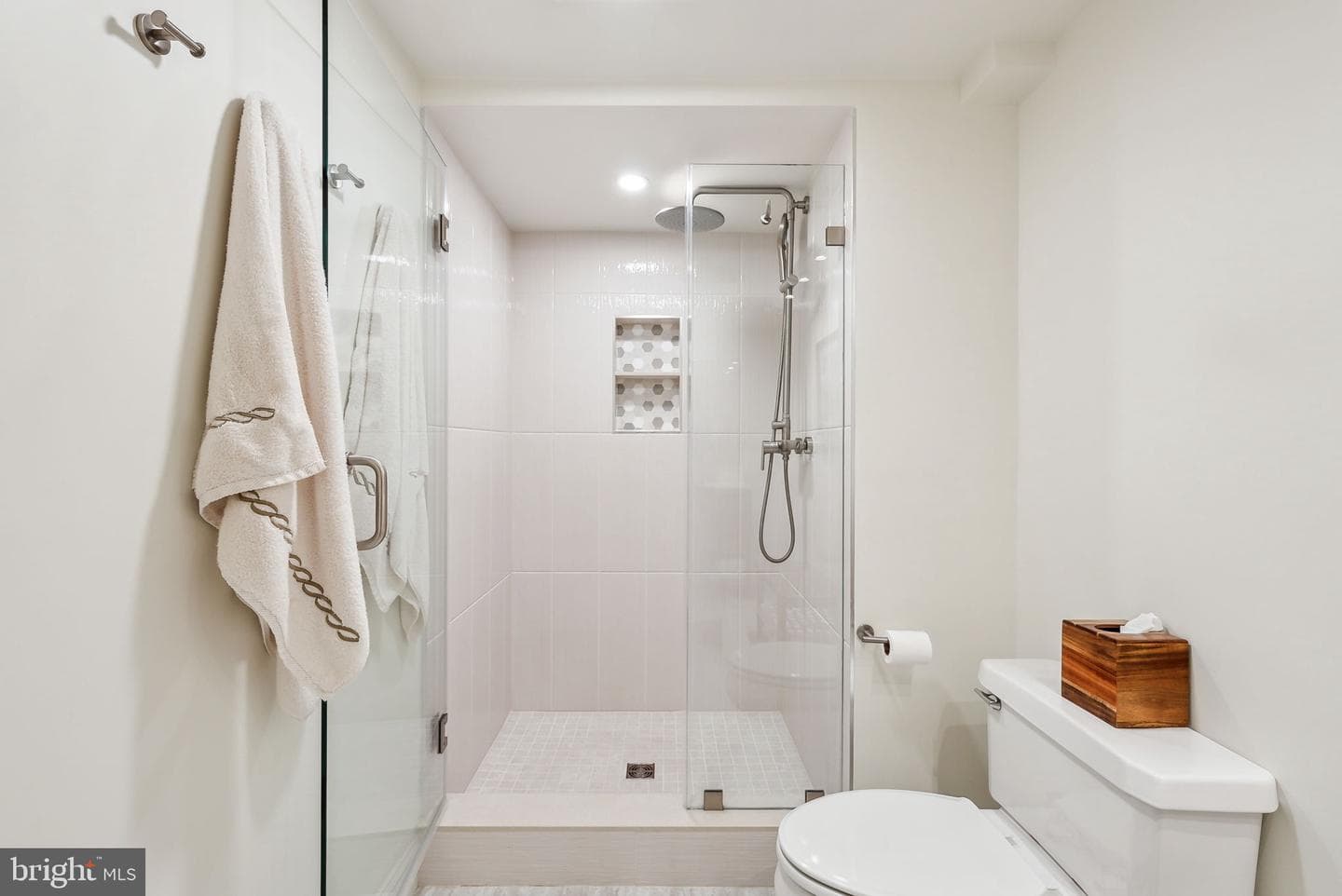 1250 S Washington Street #410 photo 28