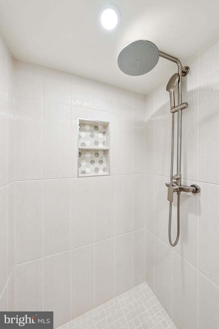 1250 S Washington Street #410 photo 29