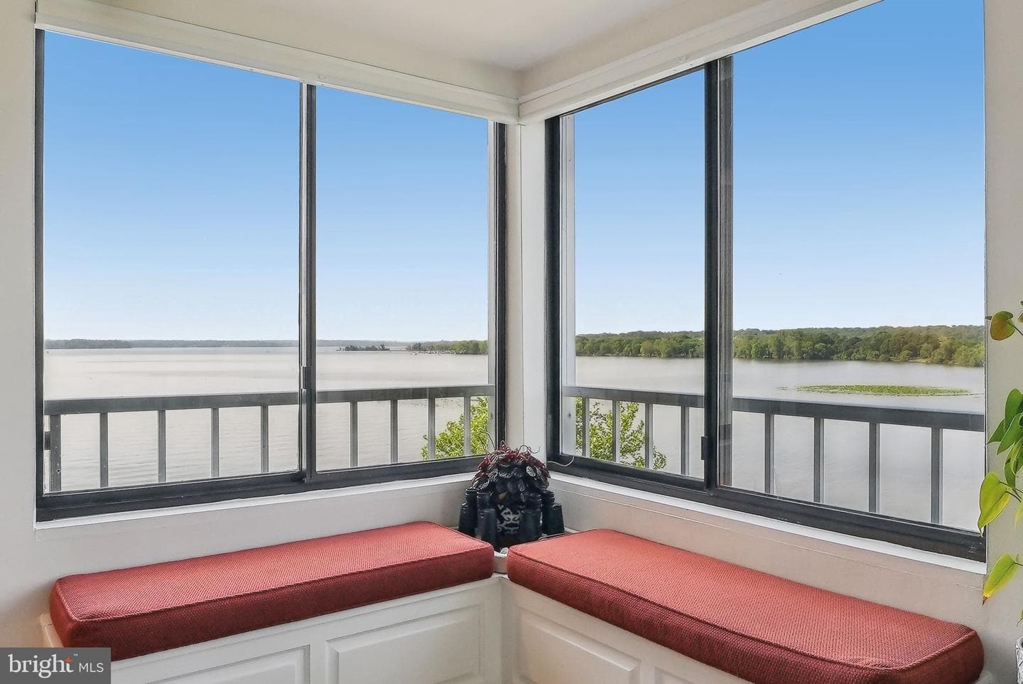 1250 S Washington Street #410 photo 3