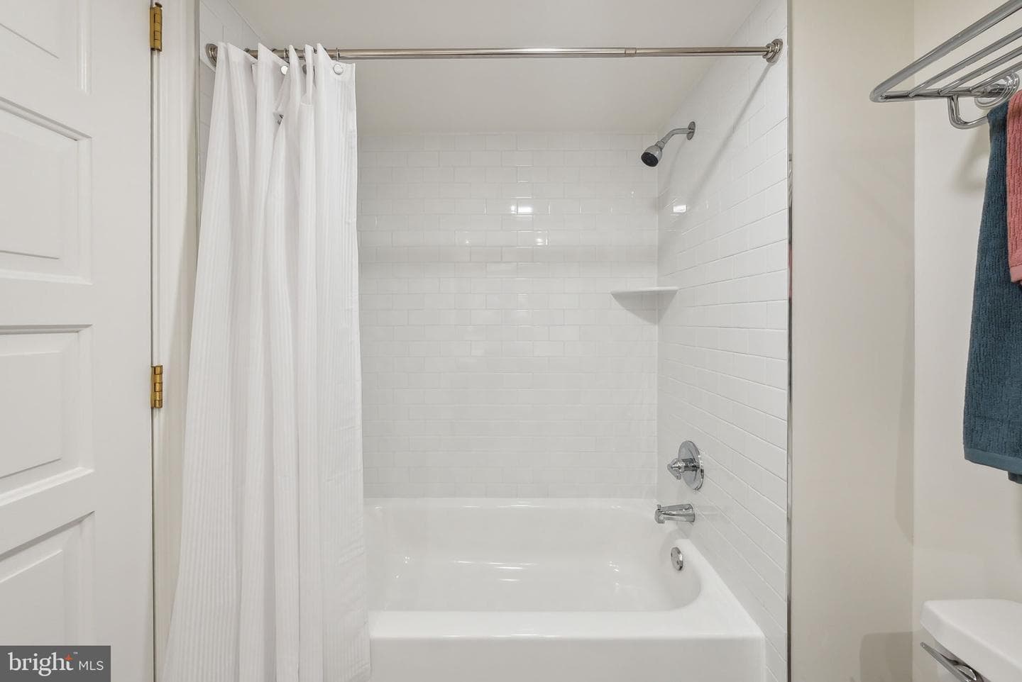 1250 S Washington Street #410 photo 35
