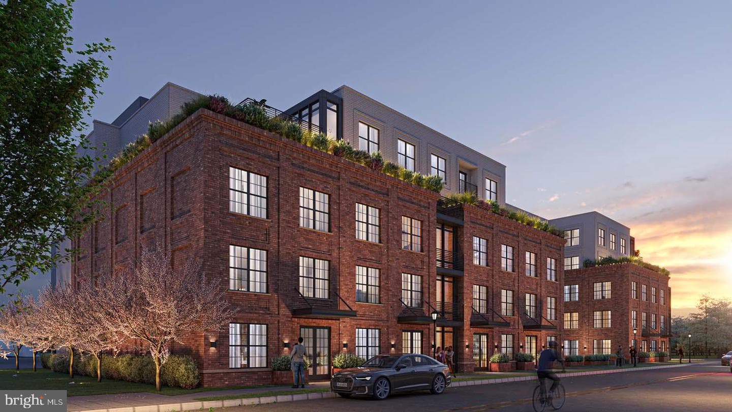 811 N Columbus Street #508 photo 3