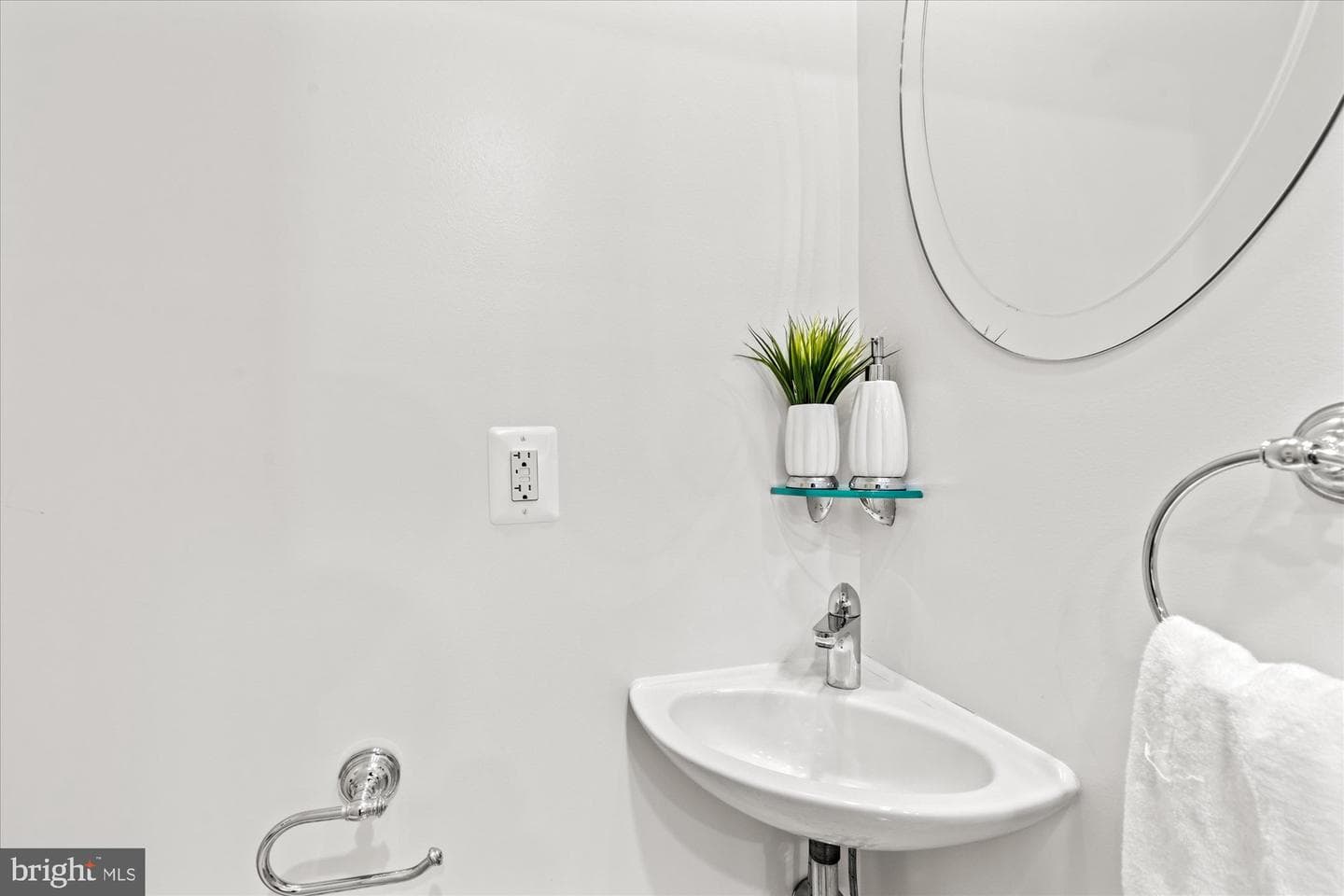 918 S Saint Asaph Street photo 16