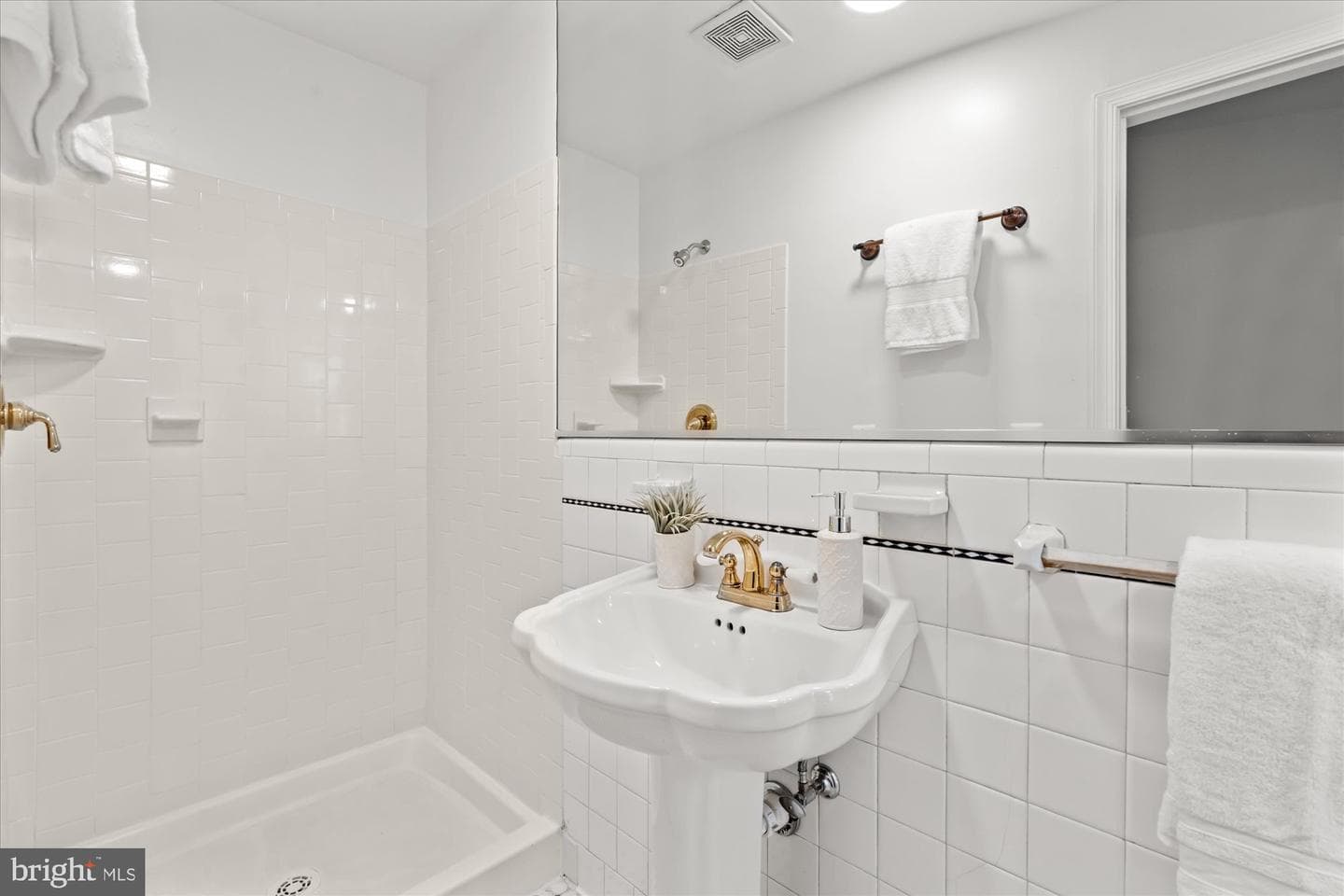 918 S Saint Asaph Street photo 24