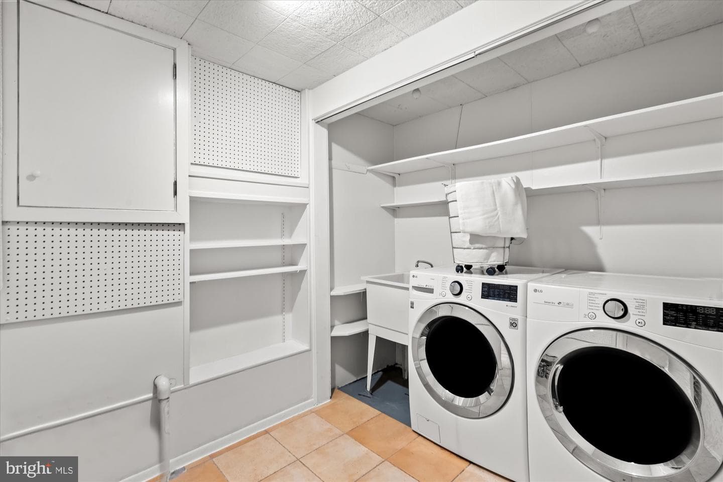 918 S Saint Asaph Street photo 33