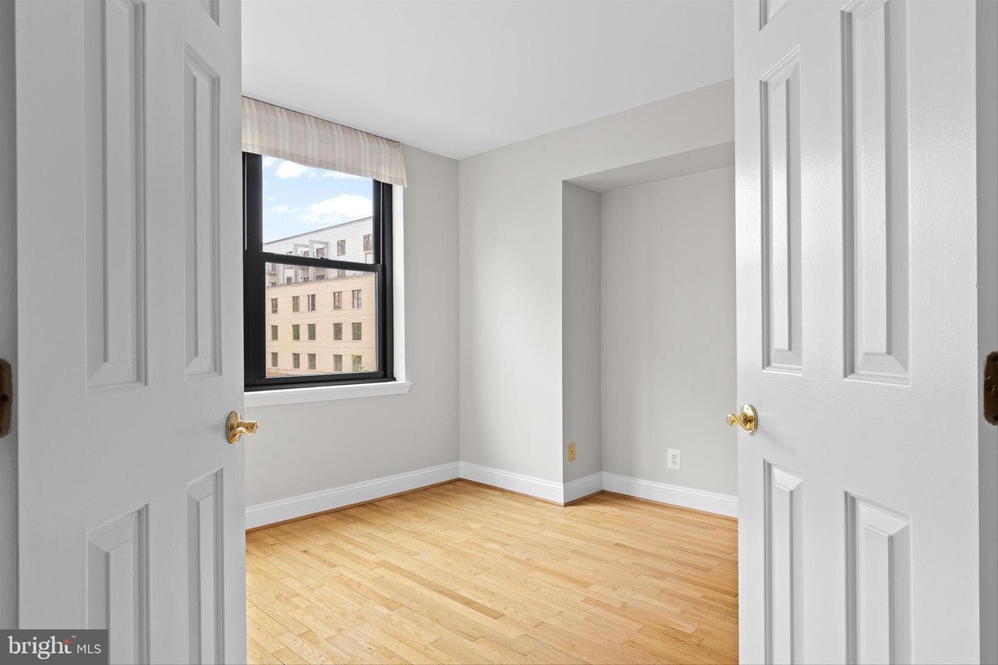 1200 Braddock Place #411 photo 16