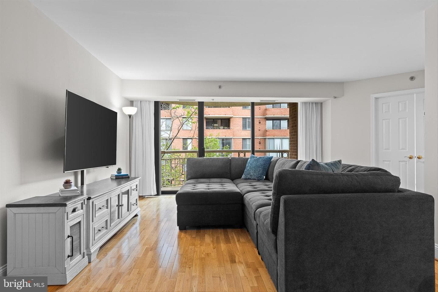 1200 Braddock Place #411 photo 3
