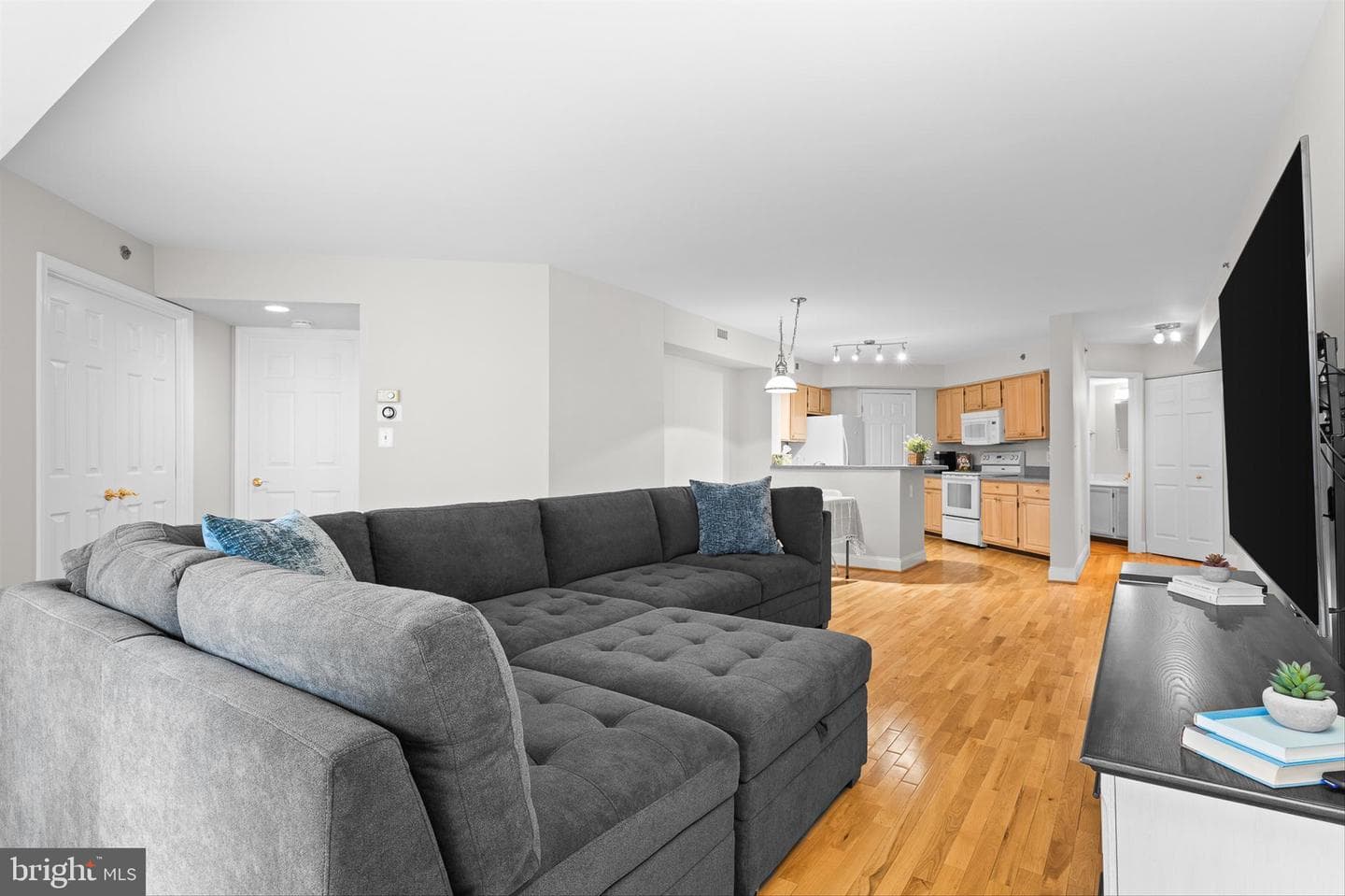 1200 Braddock Place #411 photo 4
