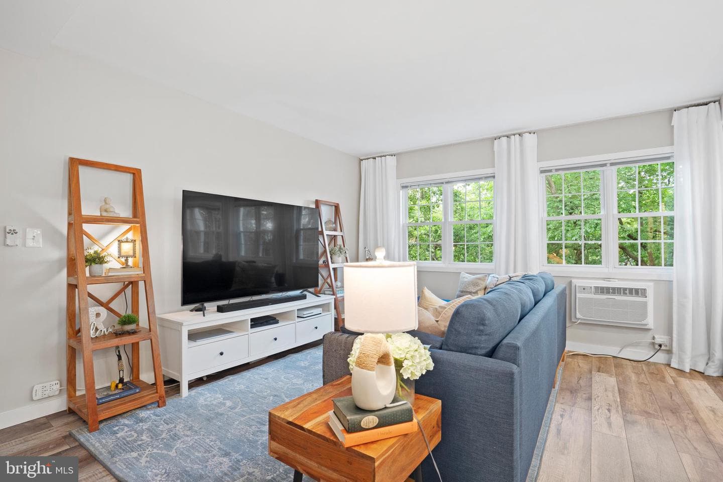 1623 Ripon Place photo 9