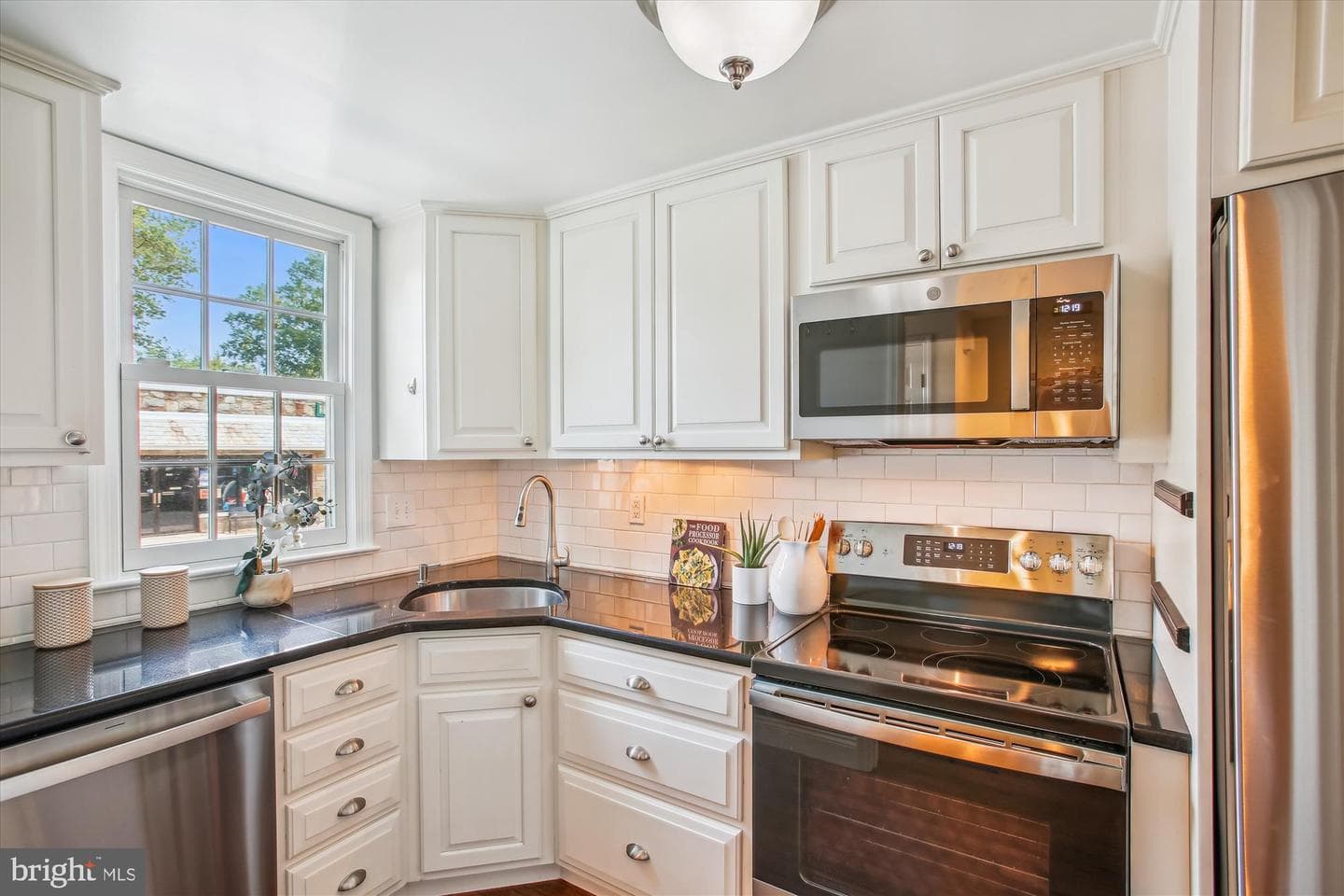 802 Bashford Lane photo 5