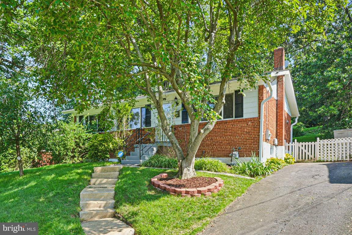 4065 Taney Avenue photo 1