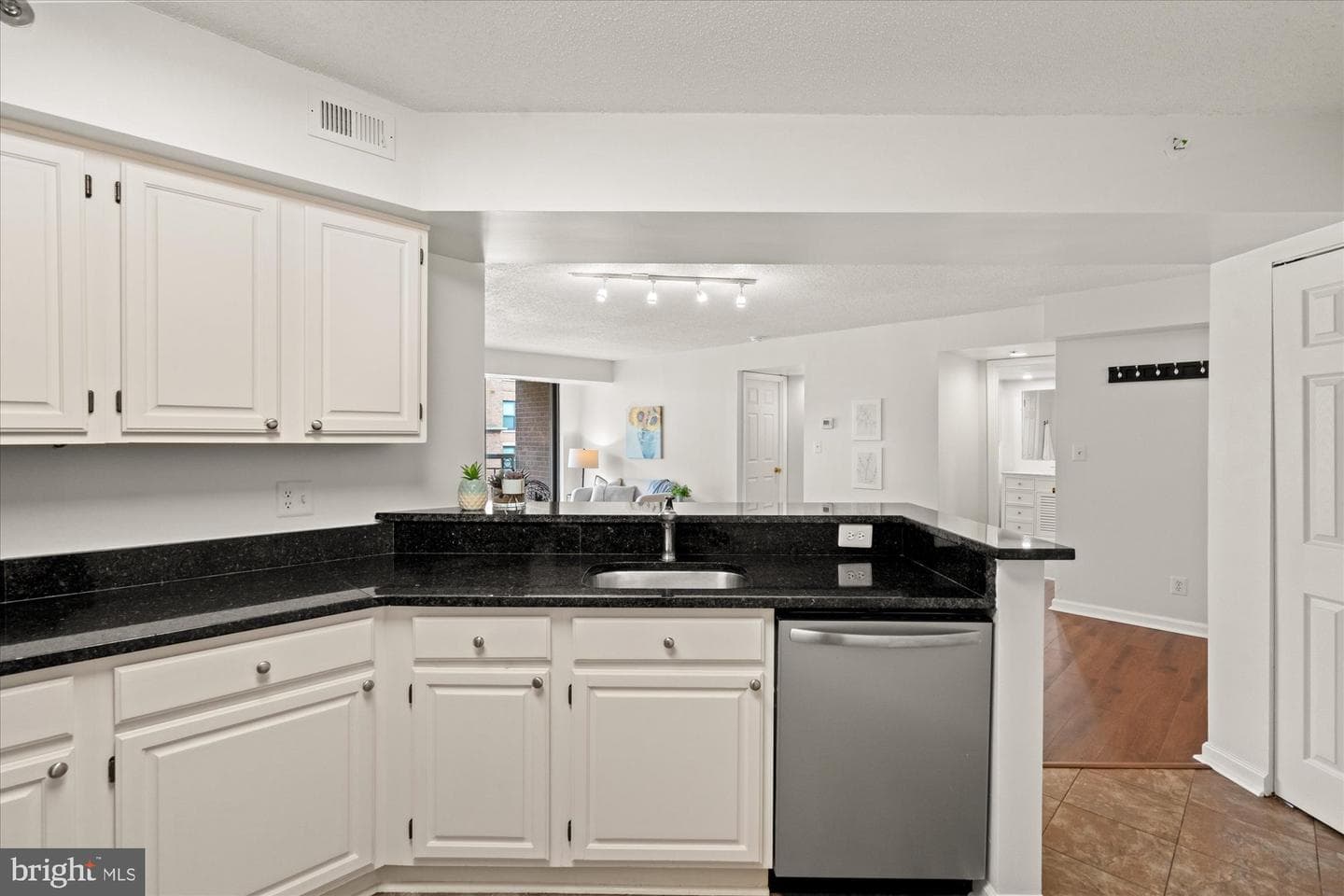 1200 Braddock Place #512 photo 10