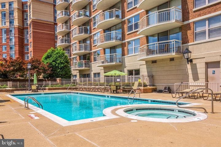 1200 Braddock Place #512 photo 31