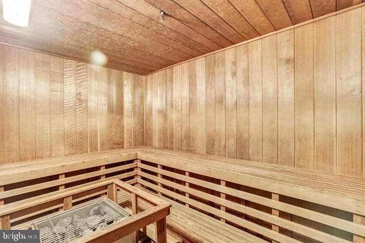 1200 Braddock Place #512 photo 33