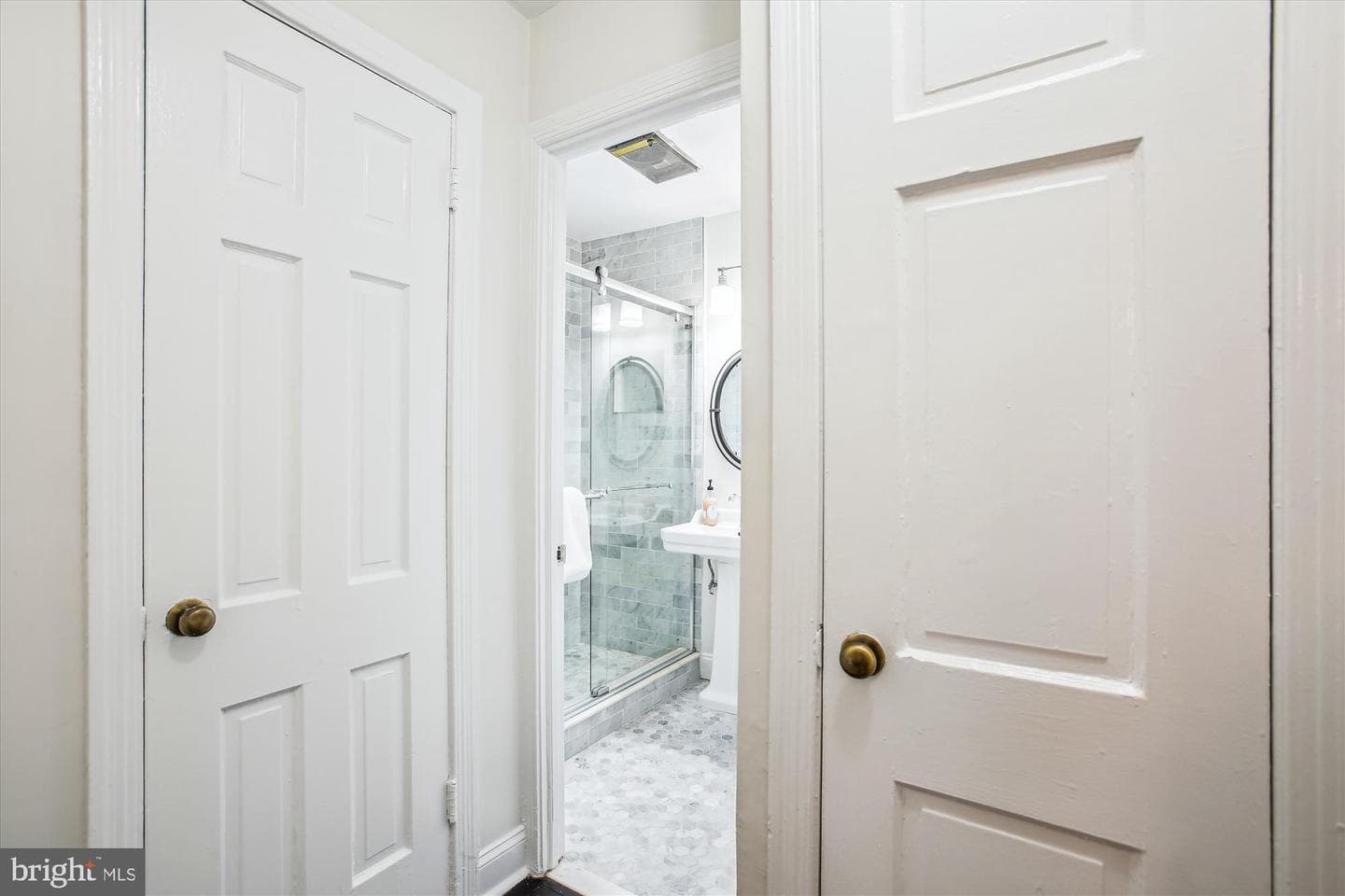 1712 W Abingdon Drive #102 photo 11