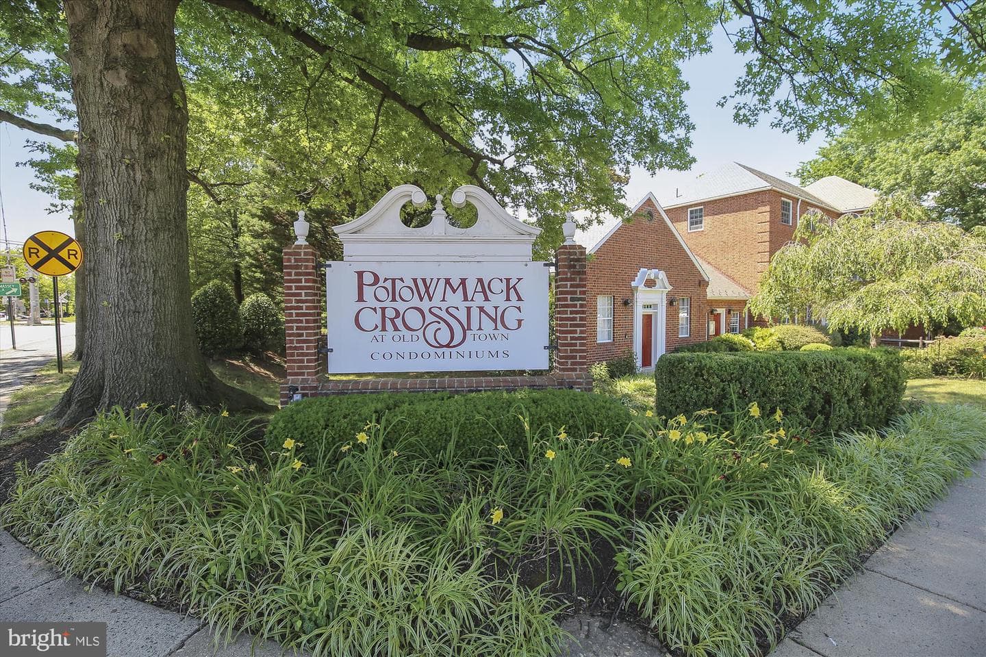1712 W Abingdon Drive #102 photo 26
