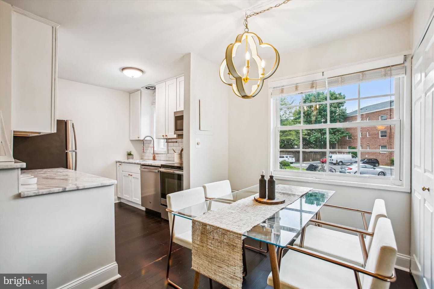 1712 W Abingdon Drive #102 photo 5