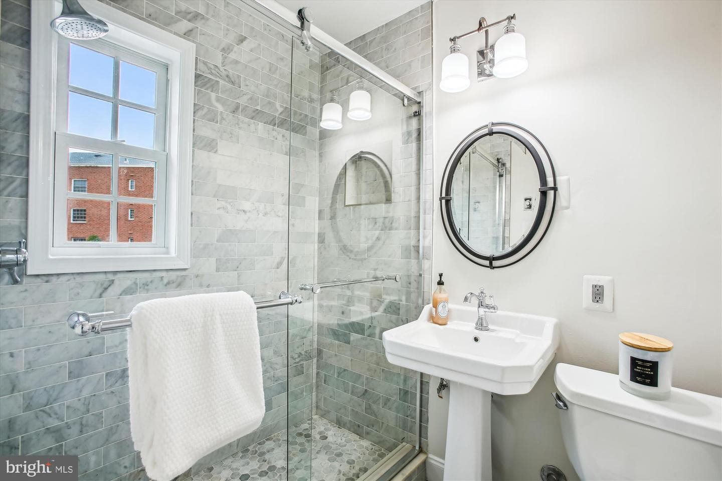 1712 W Abingdon Drive #102 photo 9