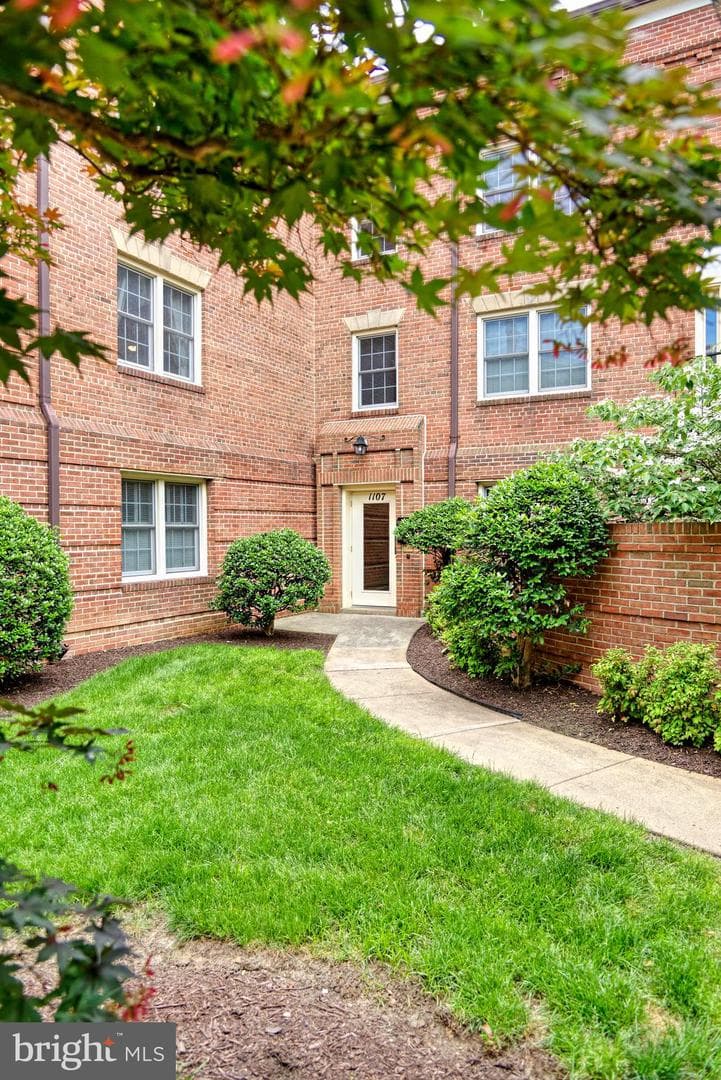 1107 N Pitt Street #1b photo 5