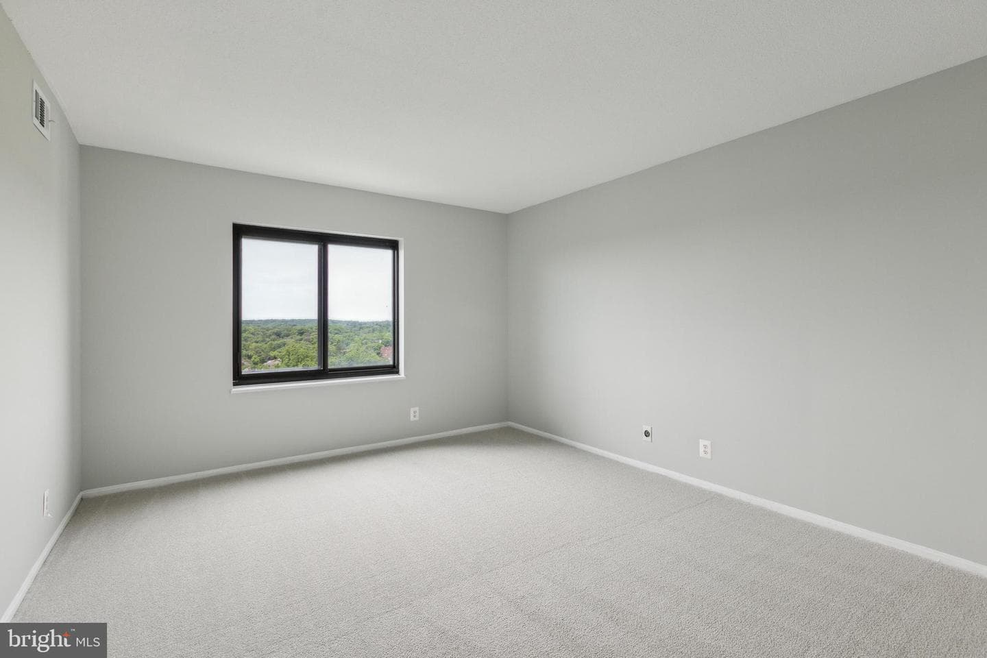 307 Yoakum Parkway #1620 photo 6