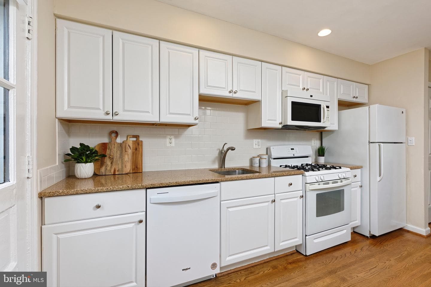 417 Gibbon Street photo 8