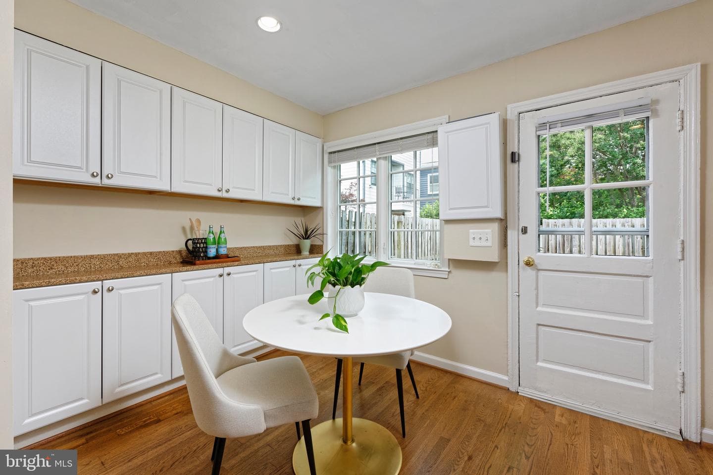 417 Gibbon Street photo 9