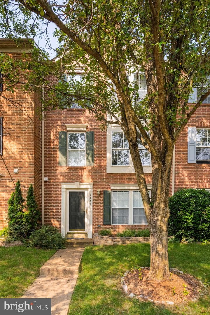 1339 Argall Place photo 2