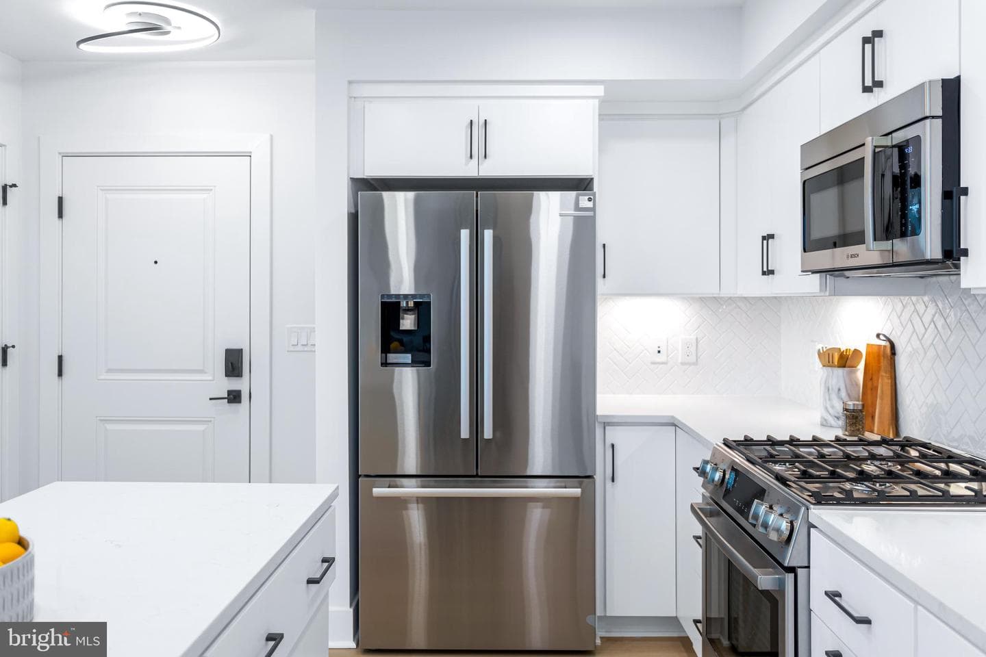 701 N Henry Street #211 photo 11