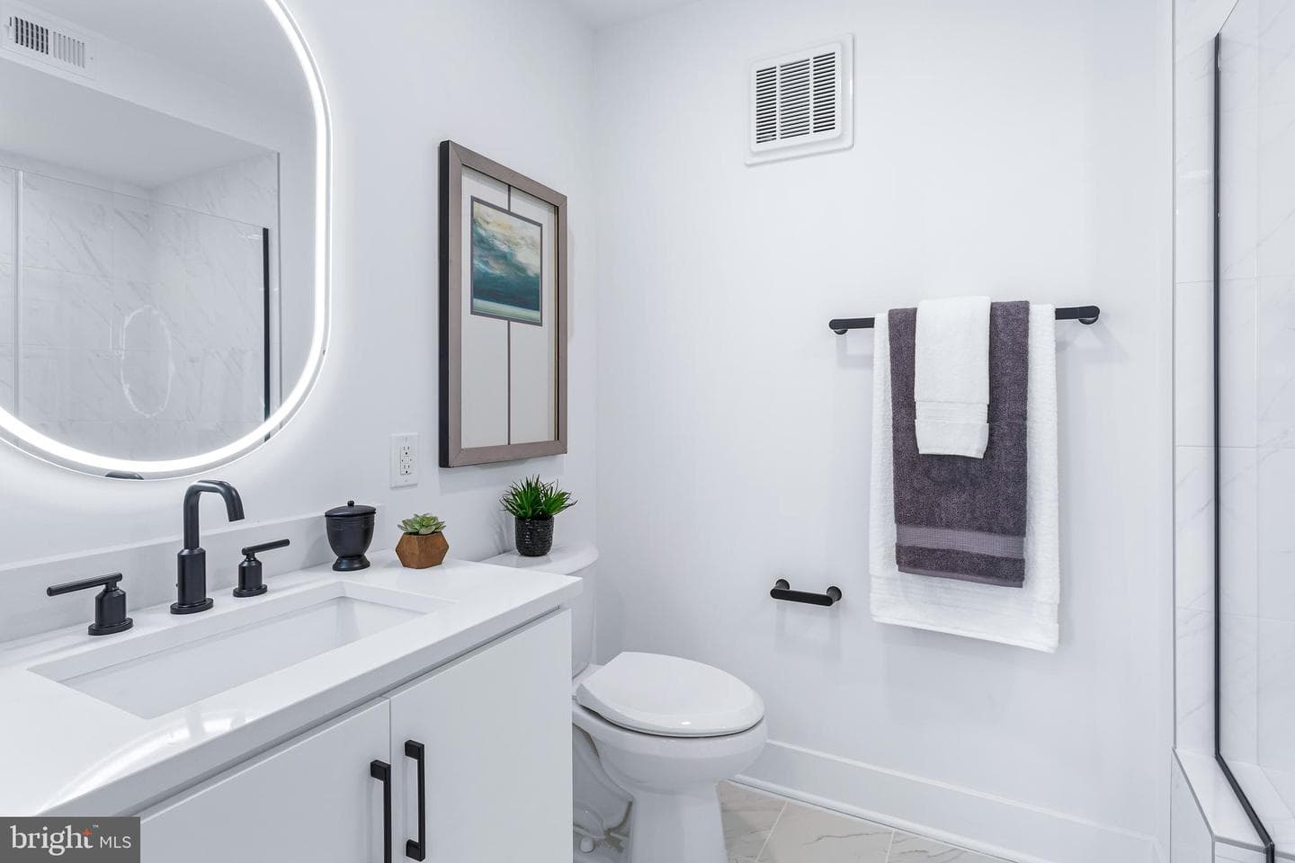 701 N Henry Street #211 photo 23