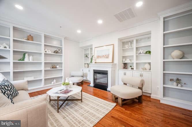 409 S Henry Street photo 15