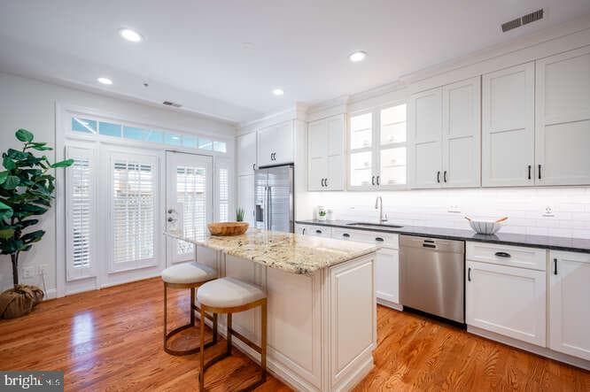 409 S Henry Street photo 18