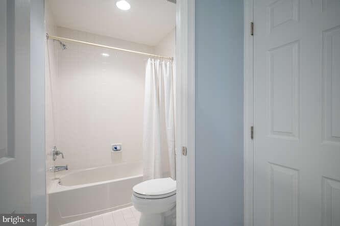 409 S Henry Street photo 33