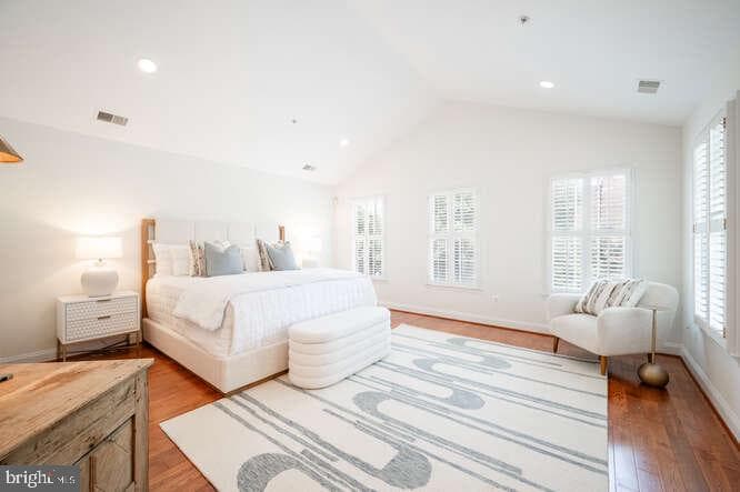 409 S Henry Street photo 34