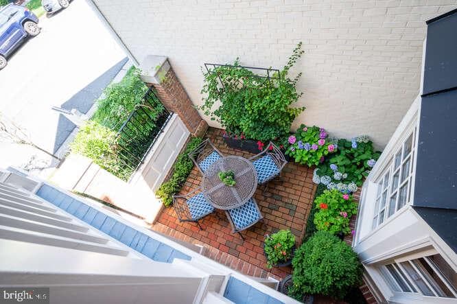 409 S Henry Street photo 46
