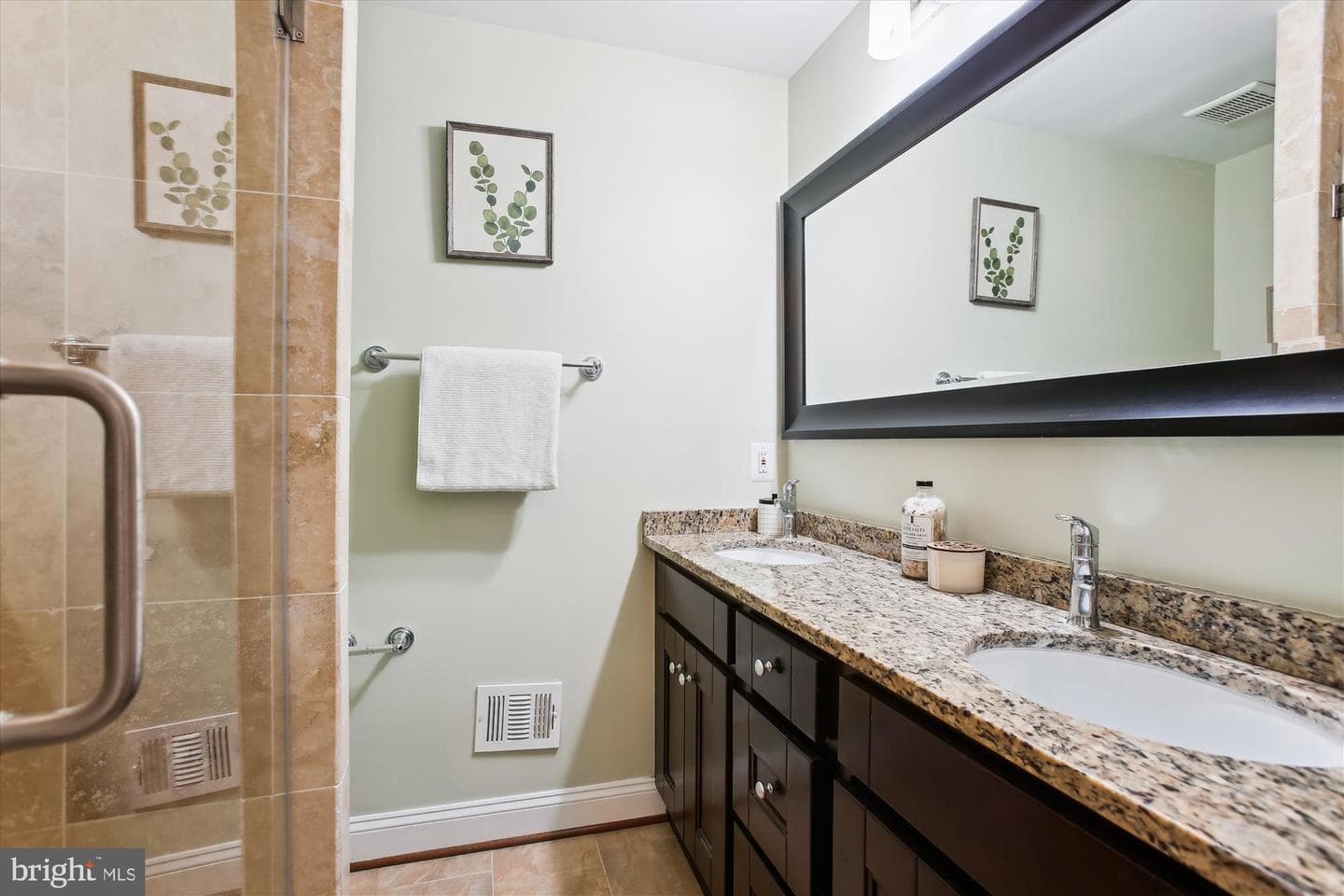 919 Juniper Place photo 15