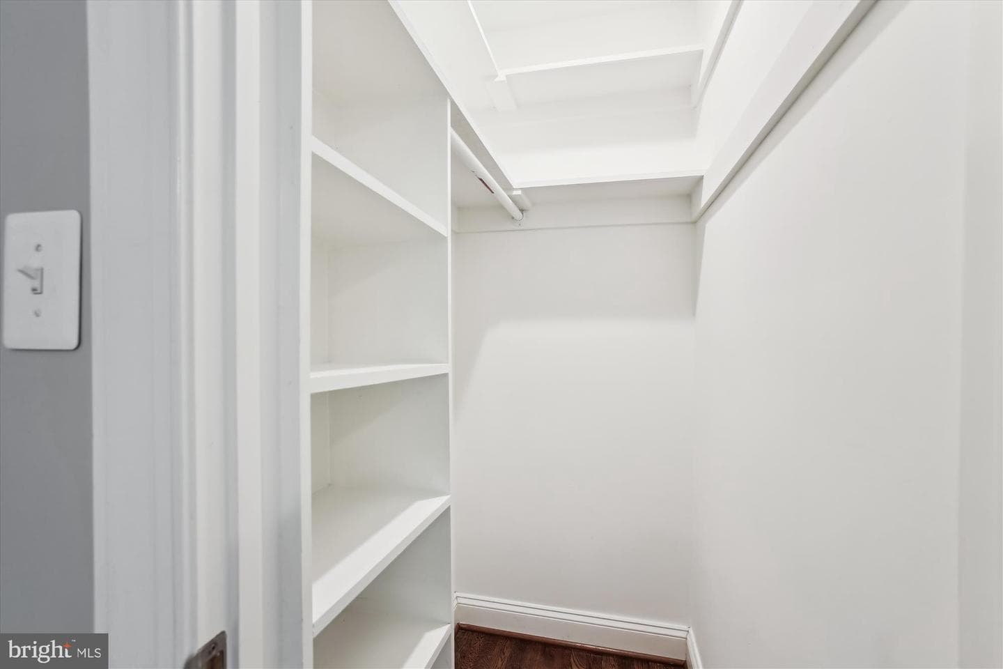 919 Juniper Place photo 17