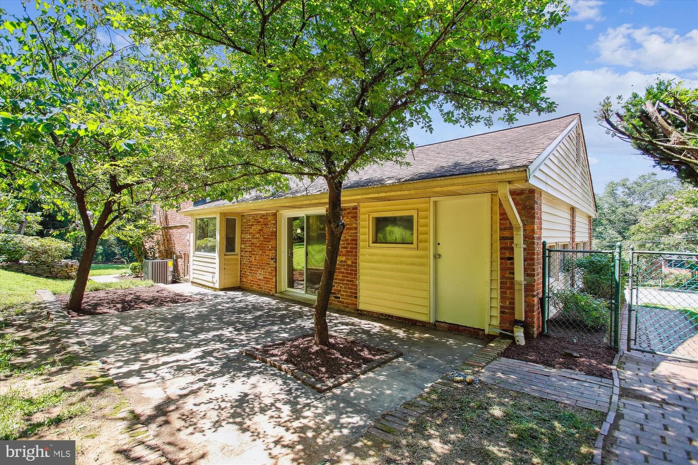 919 Juniper Place photo 35