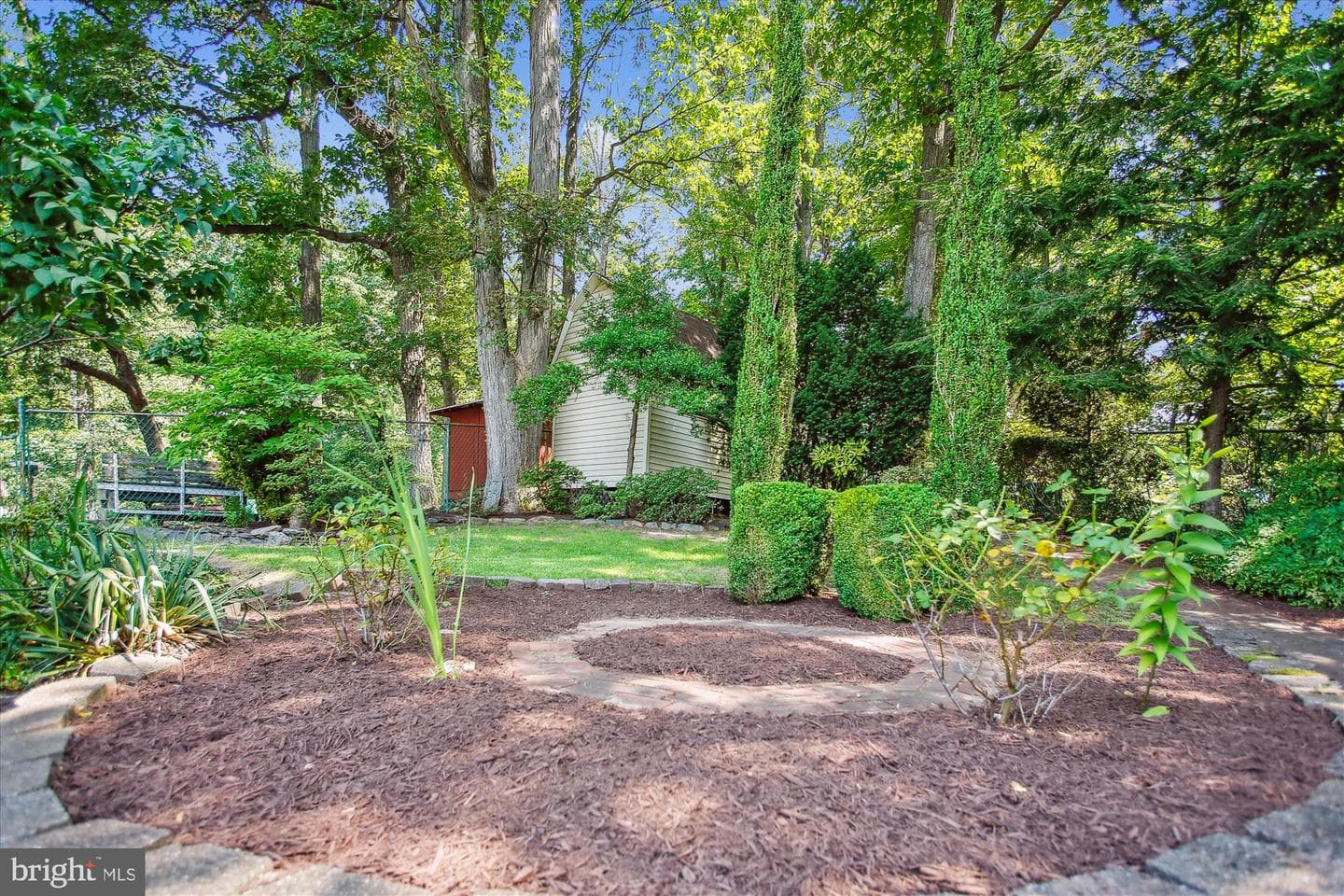 919 Juniper Place photo 39