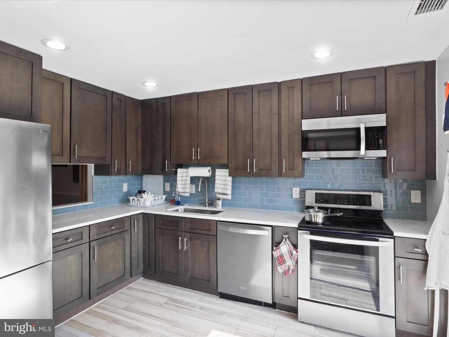 120 Roberts Lane #400 photo 12