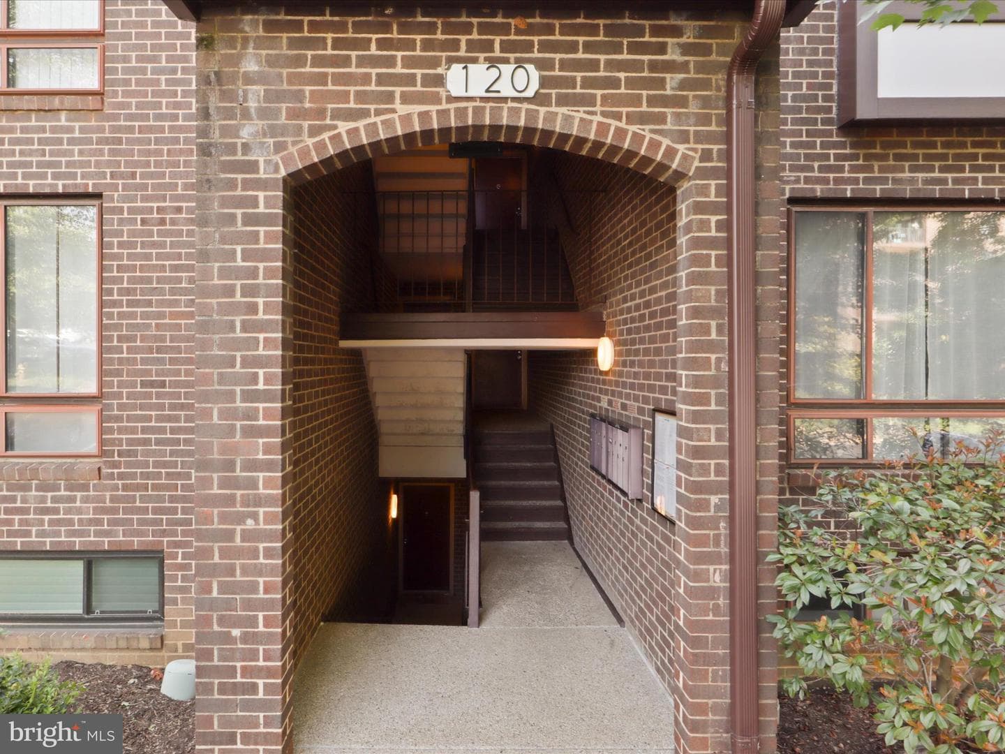 120 Roberts Lane #400 photo 2