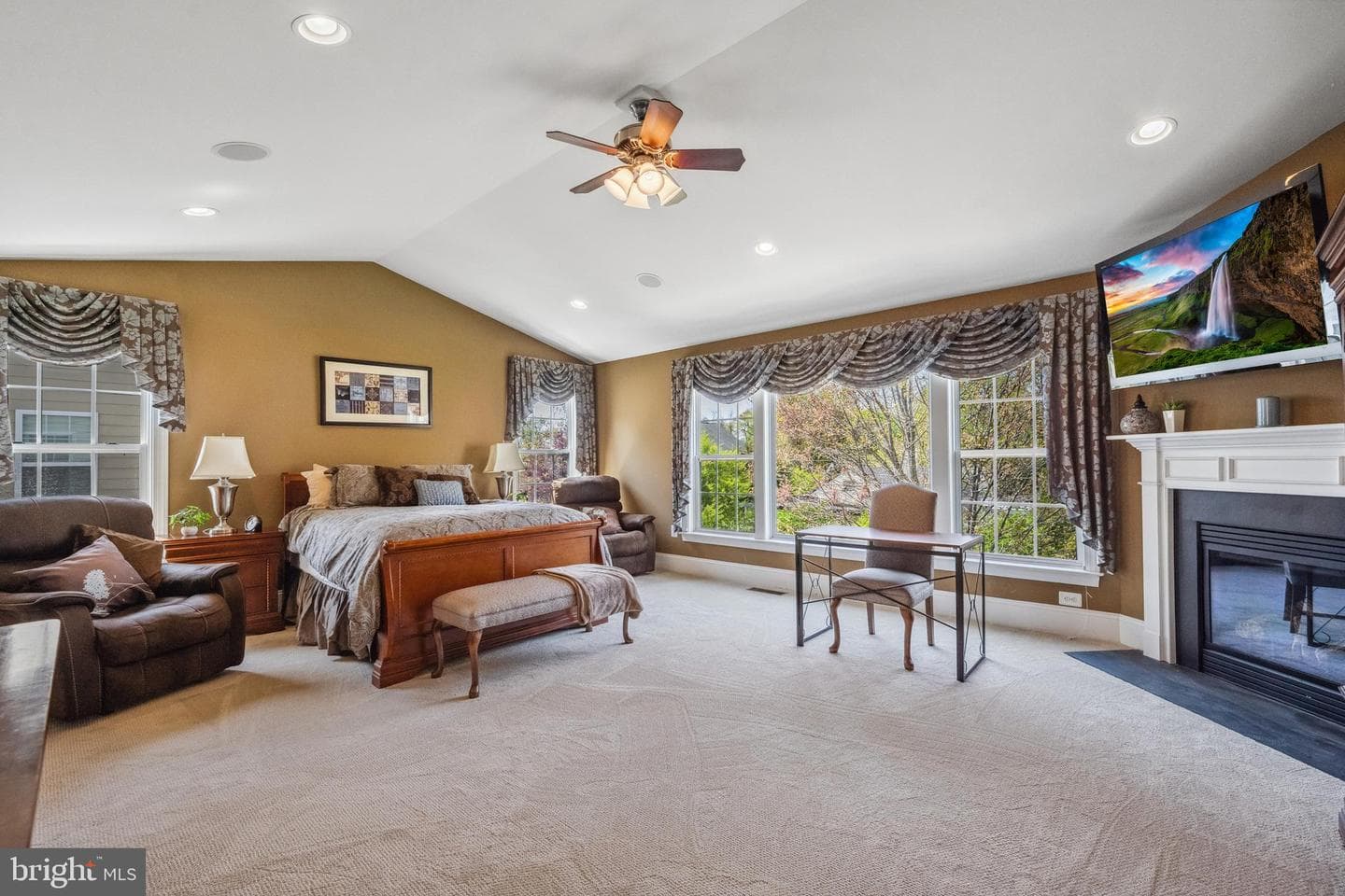3716 Taft Avenue photo 46