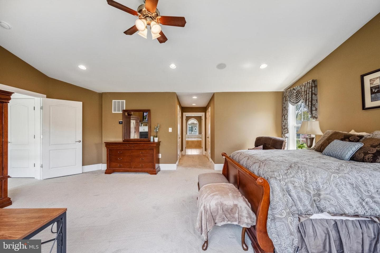 3716 Taft Avenue photo 48