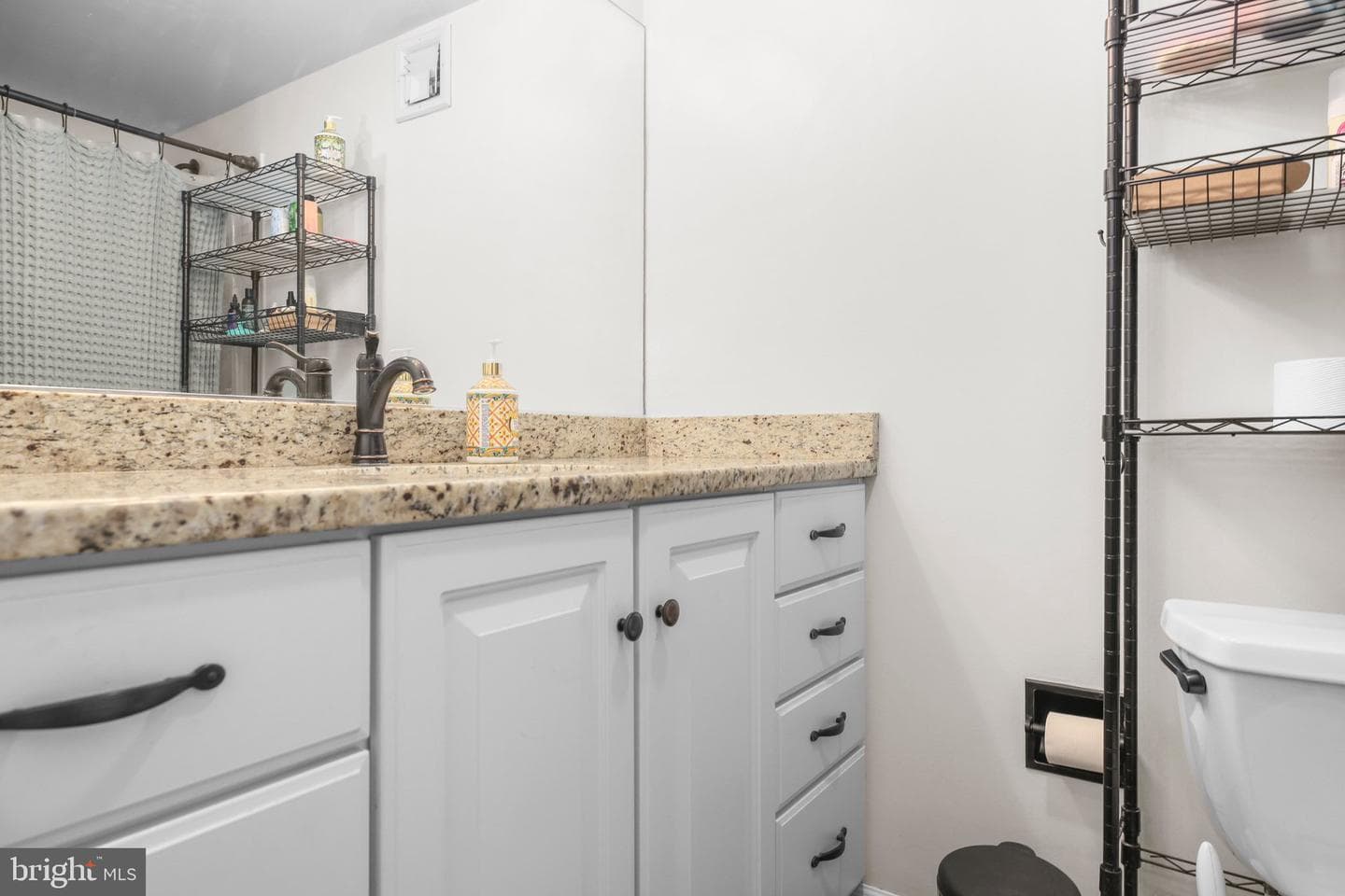 203 Yoakum Parkway #502 photo 19