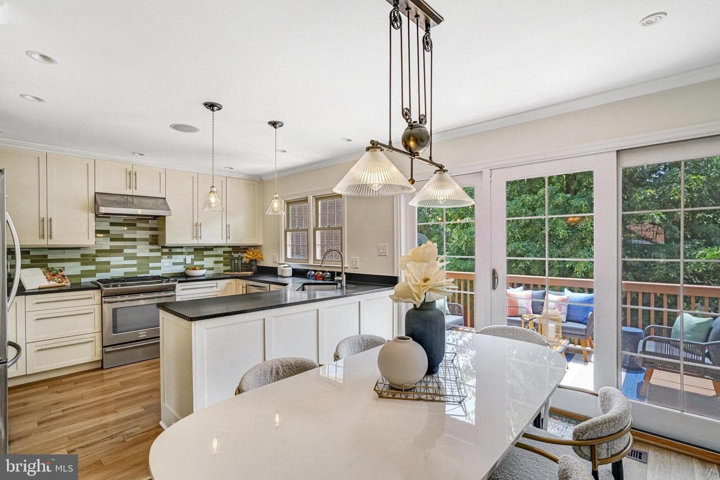 212 Ellsworth Street photo 12