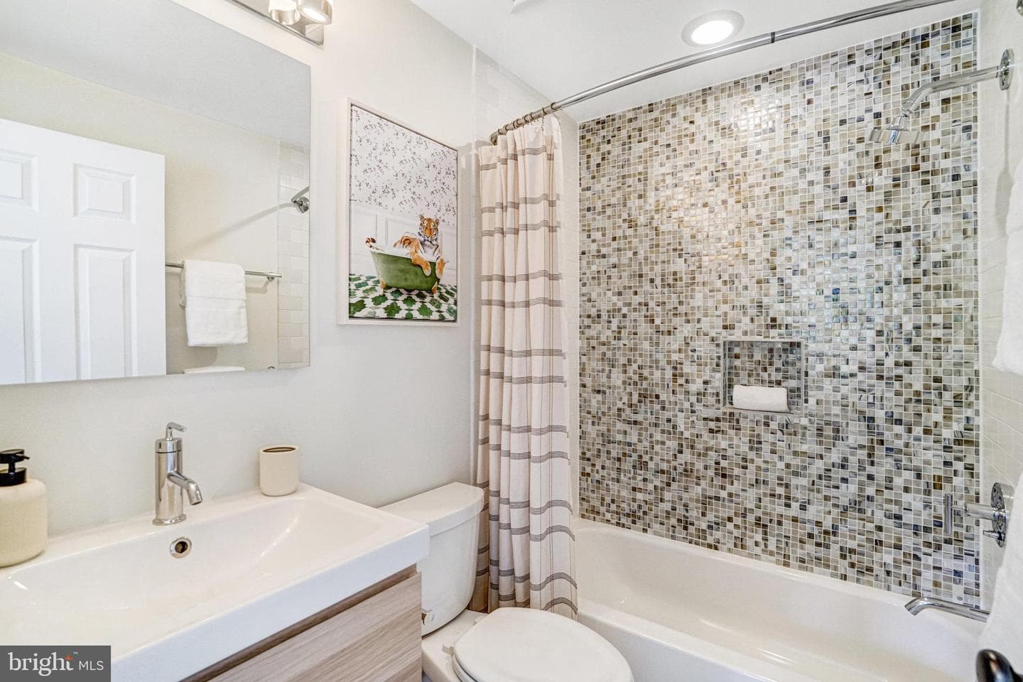 212 Ellsworth Street photo 33