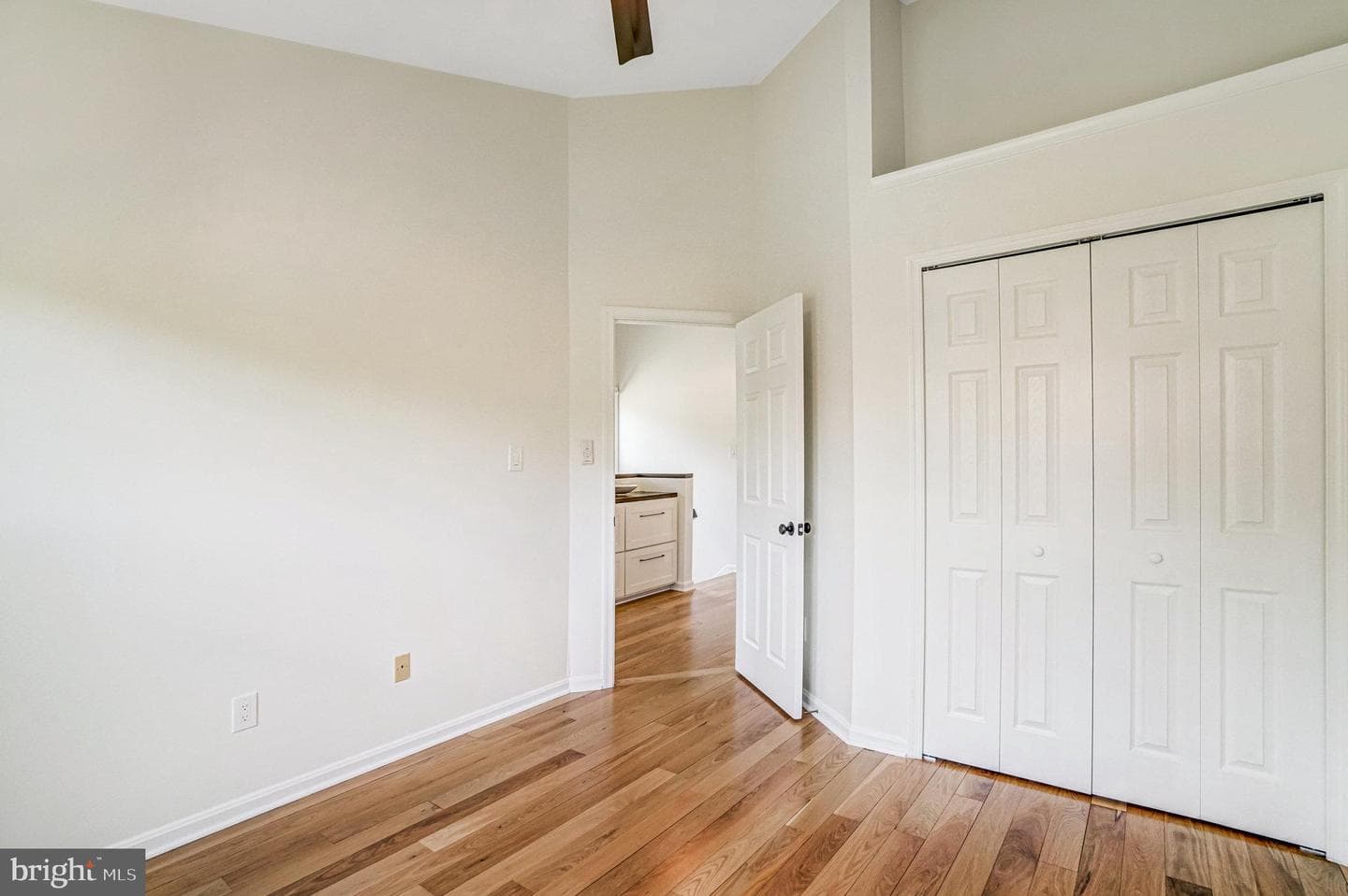 212 Ellsworth Street photo 35