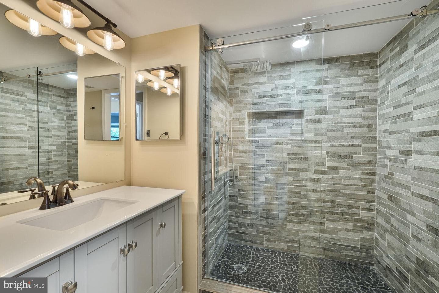 1200 Braddock Place #211 photo 14